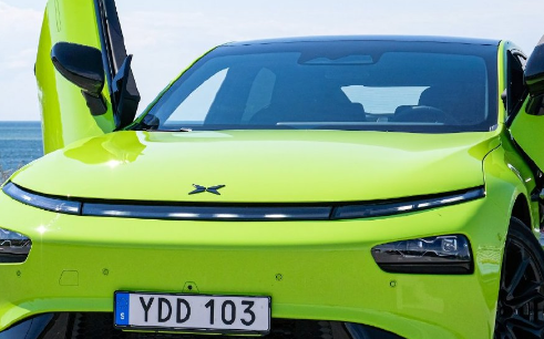 小鹏p7车门都是剪刀门吗