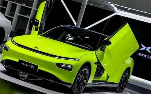 小鹏p7车门都是剪刀门吗