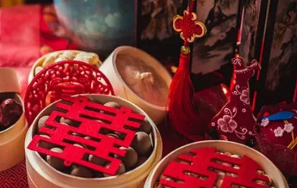 订婚场地布置是女方布置吗