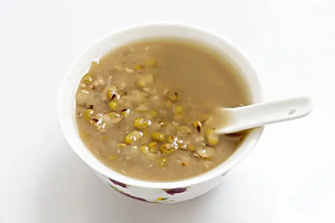 绿豆汤煮成红色能降火吗