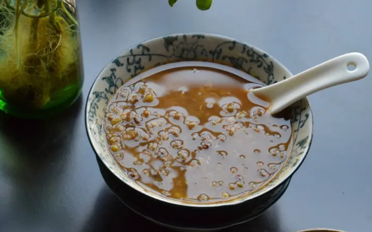 煮绿豆汤上面一层白色泡沫需要撇去吗