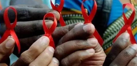 一个月不发烧基本排除艾滋病可信吗