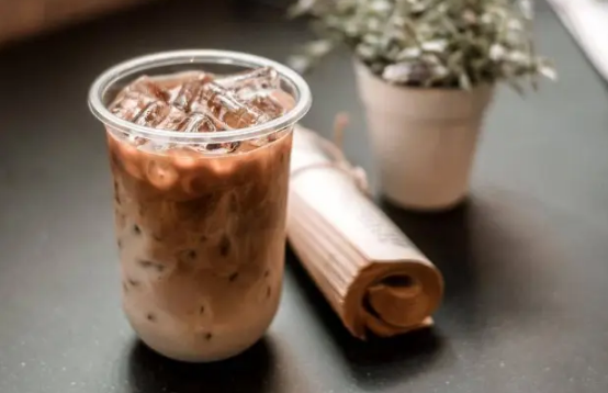 隔夜奶茶没打开放冰箱第二天还能喝吗