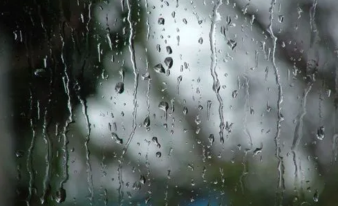 2022三亚8月份雨水多吗