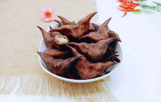 煮菱角放盐好还是不放盐好吃