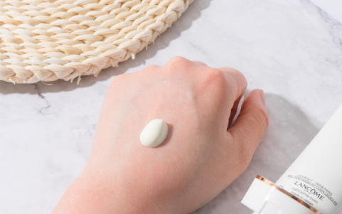 为什么医生不建议涂防晒霜