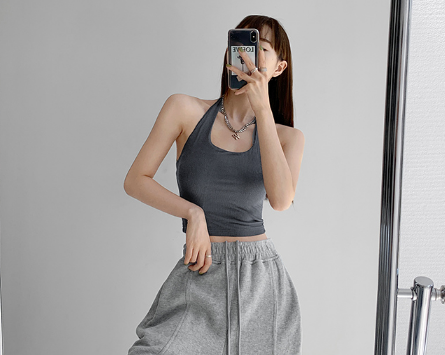 挂脖吊带适合什么裙子比较辣妹