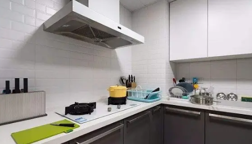 厨房瓷砖太油用什么来清洁