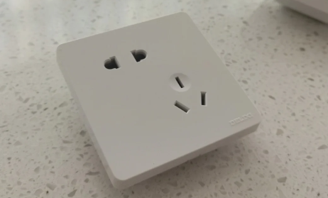 德力西开关插座和公牛的哪个好