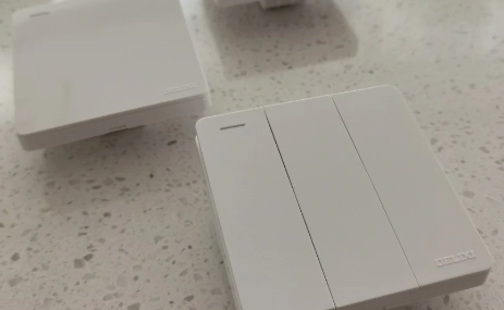 德力西开关插座和公牛的哪个好