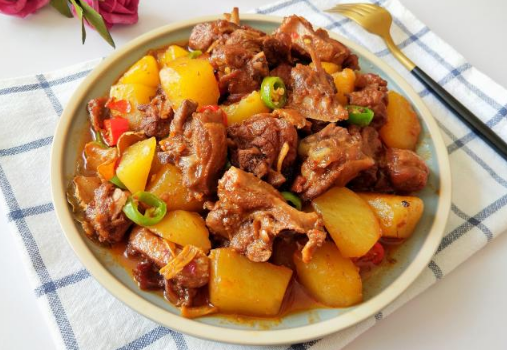 啤酒鸭可以加土豆一起煮吗