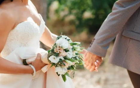 婚礼娘家人12点前必须离场吗