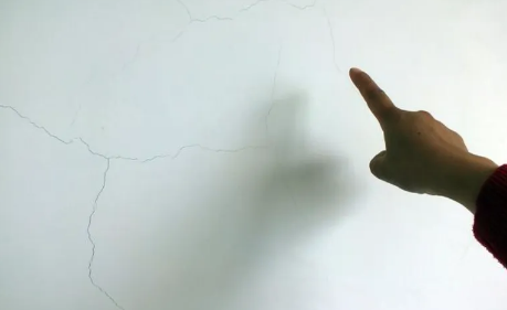 墙面开裂房子会倒吗