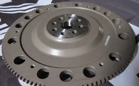 汽车飞轮坏了是什么原因造成的