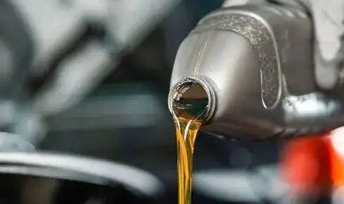 1万公里不换机油是不是会有闷响