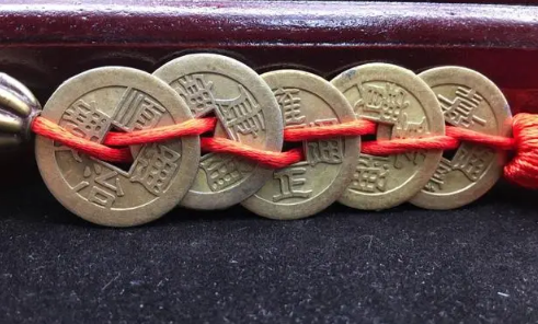 卧室门对门要挂五帝钱吗