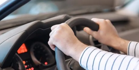 车熄火后还有嗡嗡嗡的声音以前没有