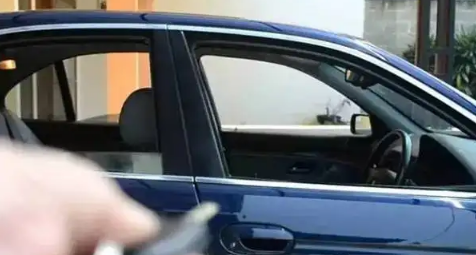 车熄火后还有嗡嗡嗡的声音以前没有