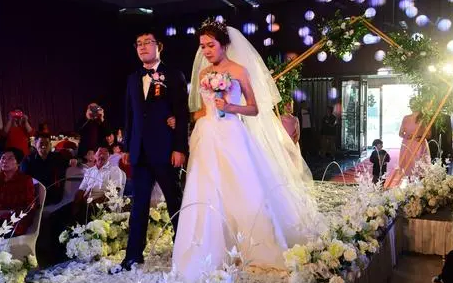 2022年国庆节期间适合结婚典礼的黄道吉日有哪几天