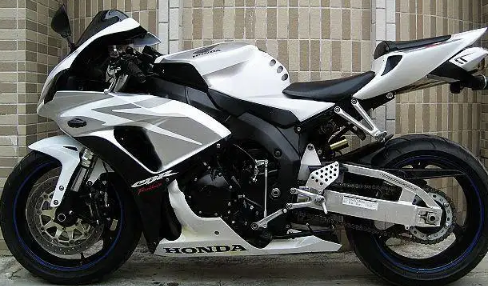 新买的摩托车必须在多久内上牌