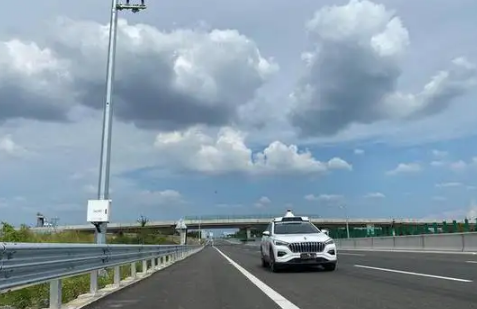 换了四个新轮胎跑高速120飘正常吗