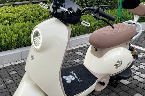 石墨烯电池与铅酸电池哪个好