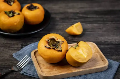 脆柿子里面有黑斑可以吃吗