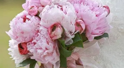 男方娶亲当天手捧花必须要准备吗