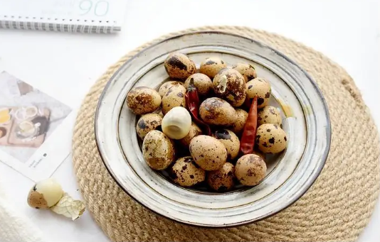 鹌鹑蛋和鸡蛋哪个小孩吃了好