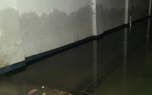 车库漏水物业负责吗