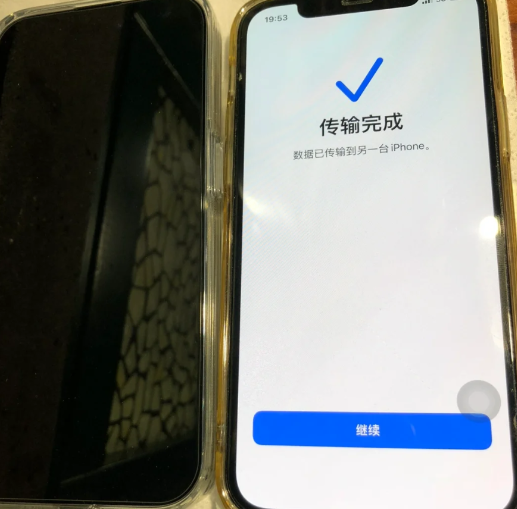 iPhone14传输数据后黑屏什么情况
