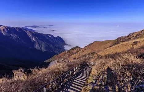 武功山山顶的住宿条件怎么样