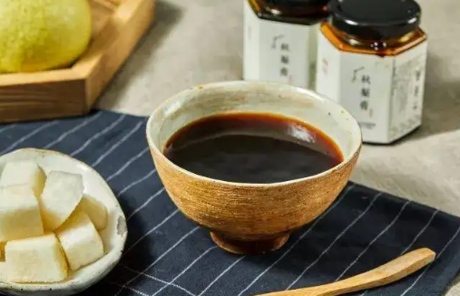 秋梨膏可以用铁锅熬吗