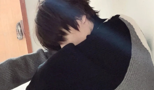 上班时间找你聊天的男生下班休息不聊