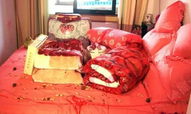 拿嫁妆那天男方要送礼吗