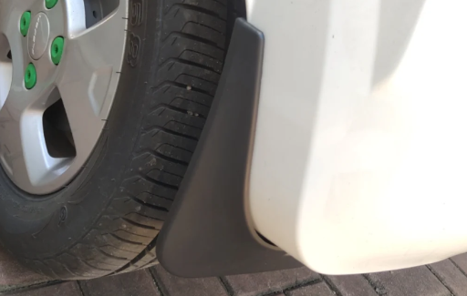 汽车挡泥板掉了影响吗