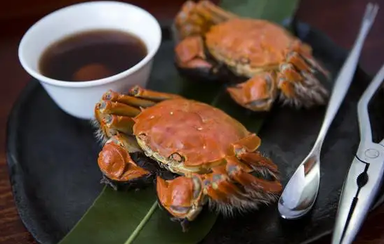 菱角和大闸蟹可以一起吃吗