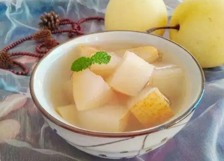 煮梨水是带皮煮还是不带皮煮