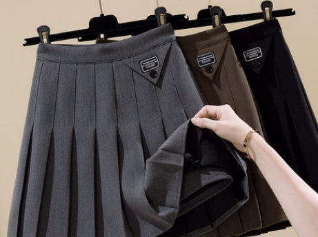 百褶裙前后长度一样吗