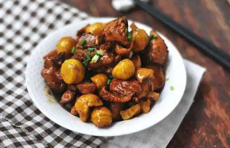 板栗烧鸡可以隔夜吃吗