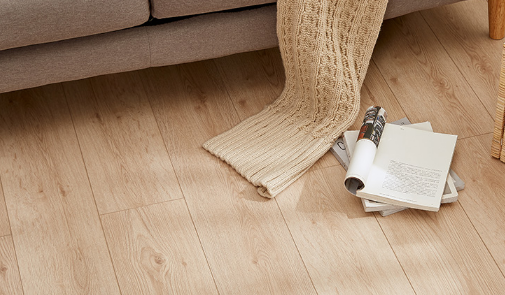 木地板只能干拖吗