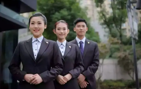 物业是开发商请来的吗