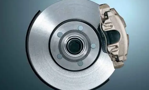 刚换的刹车片发烫糊味是正常吗