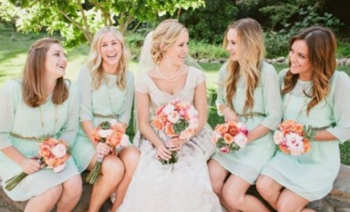 伴娘服是租好还是买好