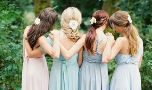 伴娘服是租好还是买好