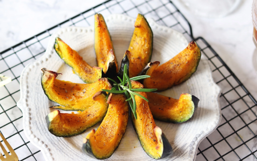 贝贝小南瓜带皮蒸还是去皮蒸