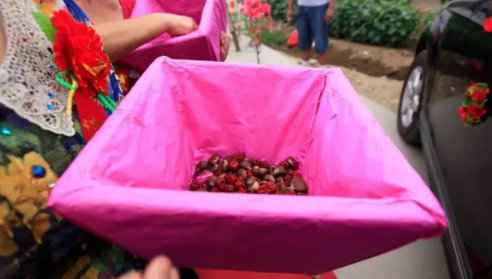 搬嫁妆需要给红包吗