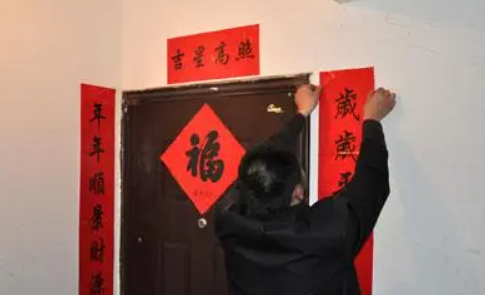 2023年腊月二十四可以贴春联吗