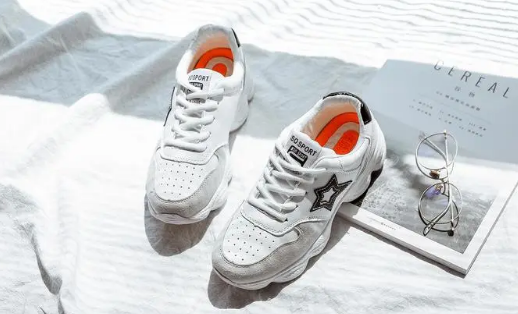 新买的鞋一股刺鼻气味是甲醛吗