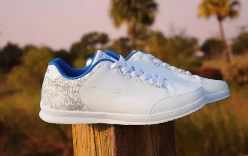 新买的鞋一股刺鼻气味是甲醛吗